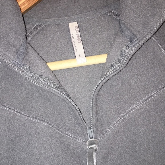 Old Navy Fleece Pullover - Picture 4 of 5